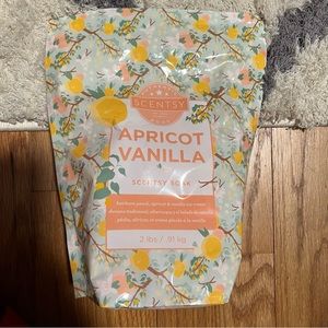 Scentsy apricot vanilla scentsy soak